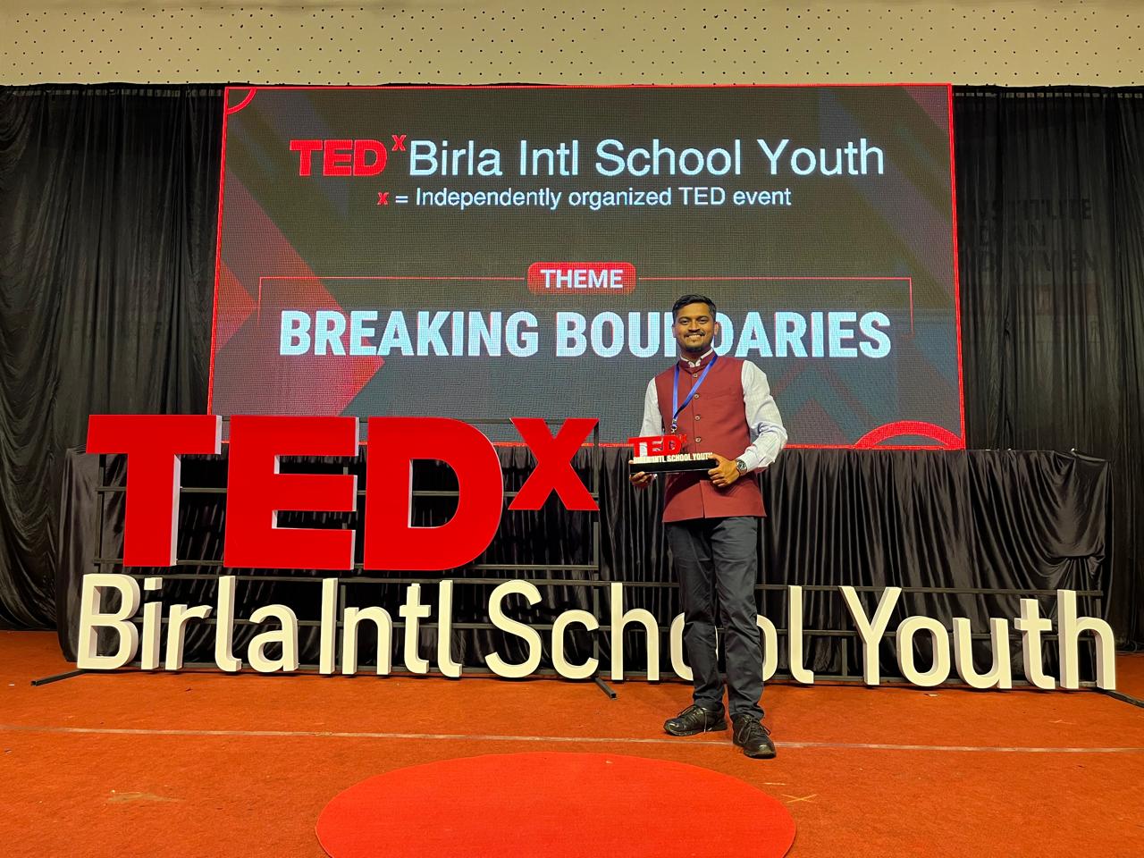 Hasan Peerzade conducting training session